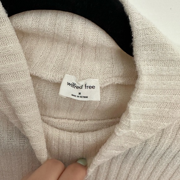 Aritzia Wilfred Free Cropped Sweater - Picture 4 of 4